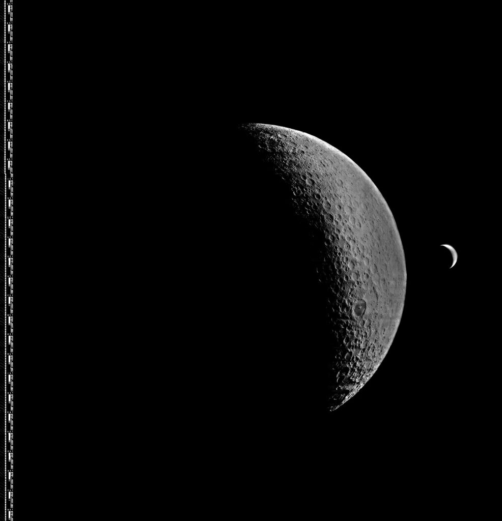 Luna e Terra in una fotografia d'epoca del Lunar Orbiter 4